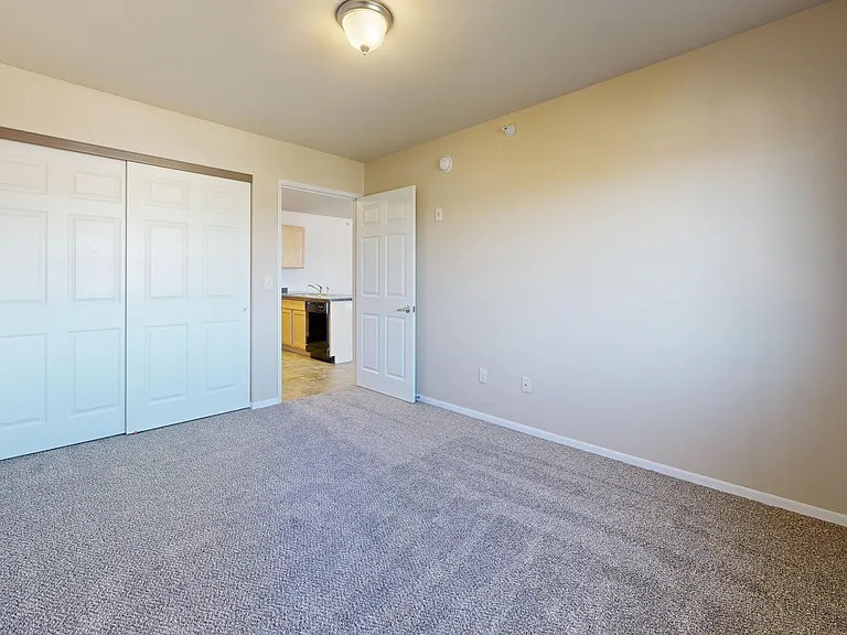 Lincoln Meadows Apartments — Photo 7