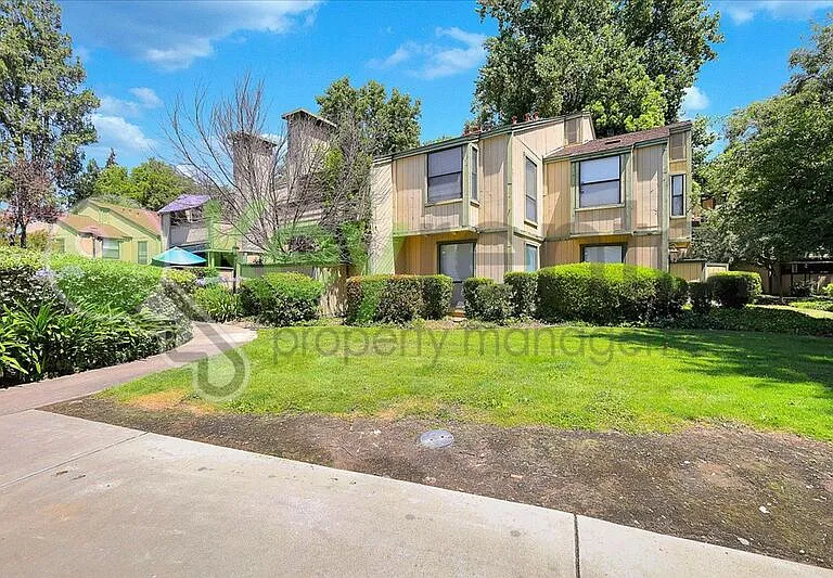600 Del Verde Cir #2 — Photo 33