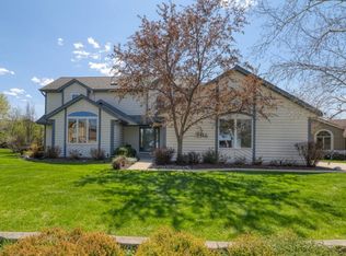 N76W16285 Sherwood Dr, Menomonee Falls, WI 53051