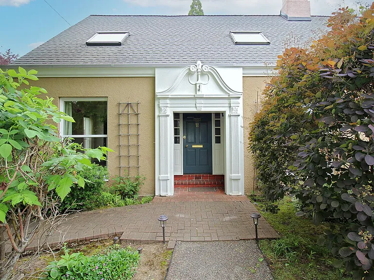 2823 NE Tillamook St — Photo 2