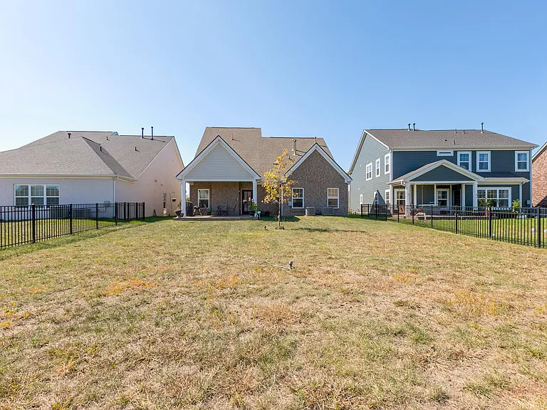 1055 Crisp Spring Dr — Photo 47