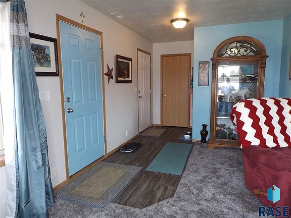 3rd image of 206 S Emmett Trl