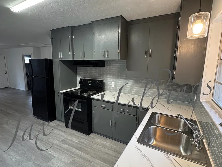 5674 Akra Ave #5674 — Photo 9