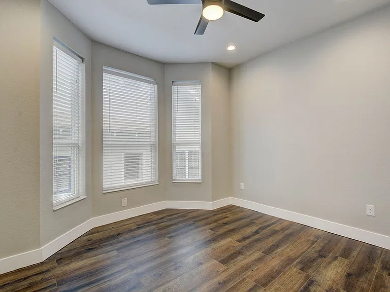901 Shoal Cliff Ct — Photo 11