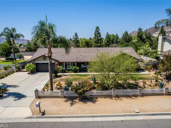 6880 27th St, Riverside, CA 92509