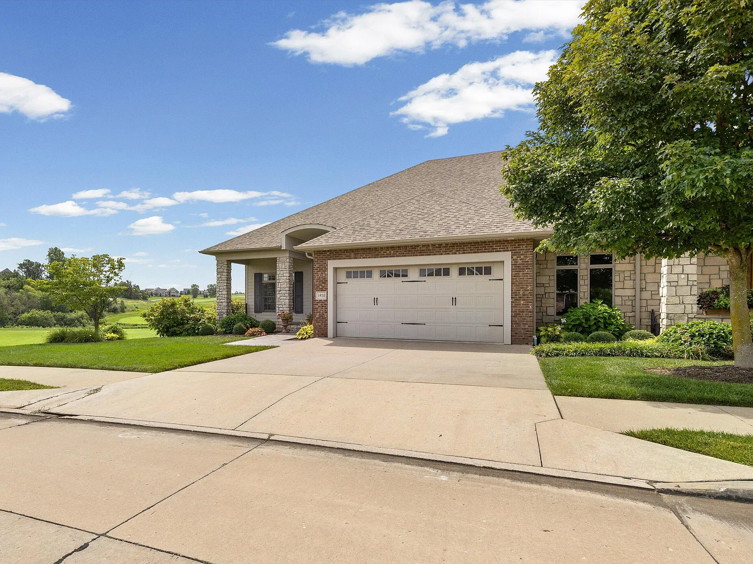 3 bed, 5.0 bath, $3,750 — Photo 3
