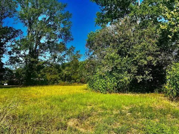 639 N Love St, Oakwood, TX 75855