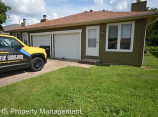 626 W Edgewood St, Springfield, MO 65807