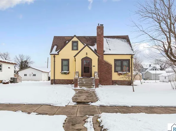 718 6th St N, Saint James, MN 56081