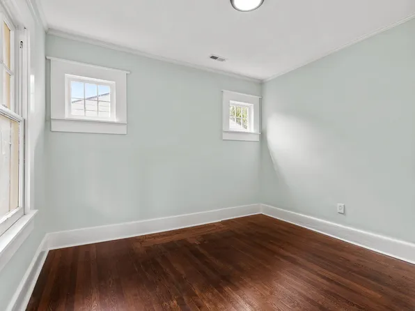 1421 Tunnel Blvd, Chattanooga, TN 37411