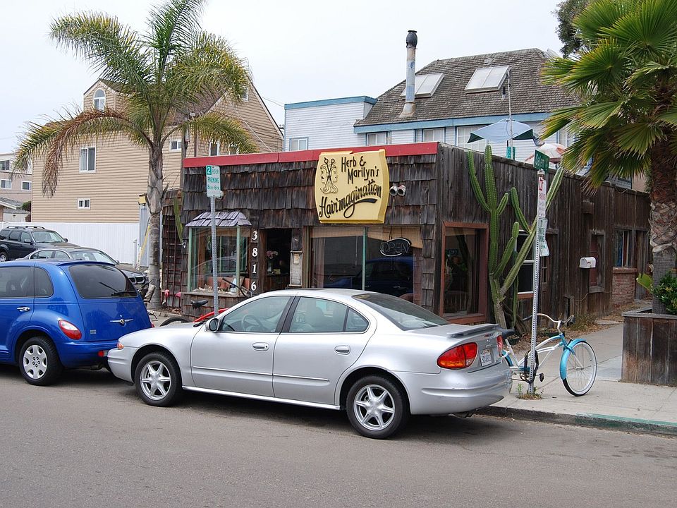 2nd image of 3814 Mission Blvd