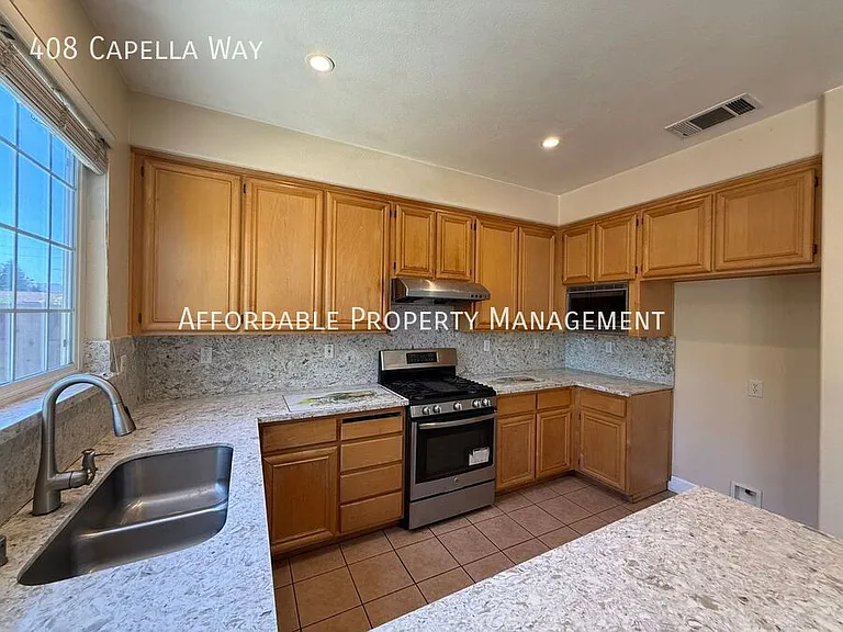 408 Capella Way — Photo 12