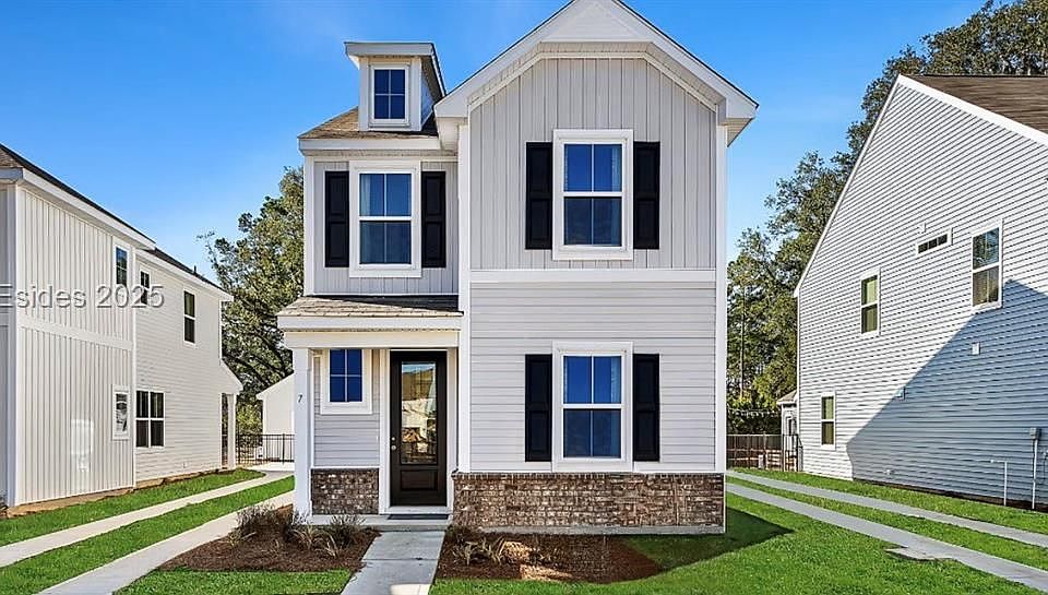1st image of 171 Standing Oaks Dr