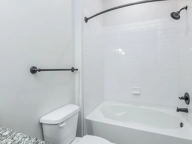 1810 Belcourt — Photo 34