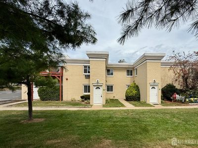 13 Lake Ave APT 2B, East Brunswick, NJ, 08816
