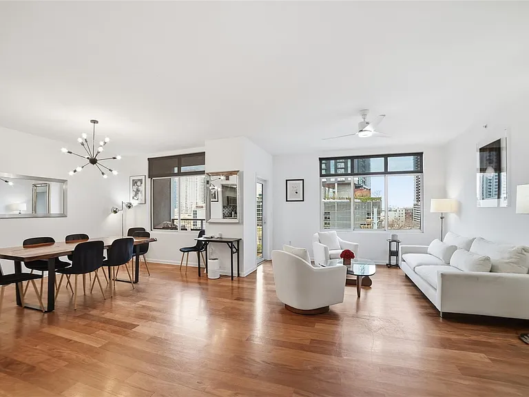 54 Rainey St #1018 — Photo 6