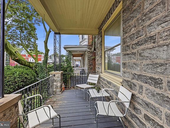 3rd image of 59 W Logan St
