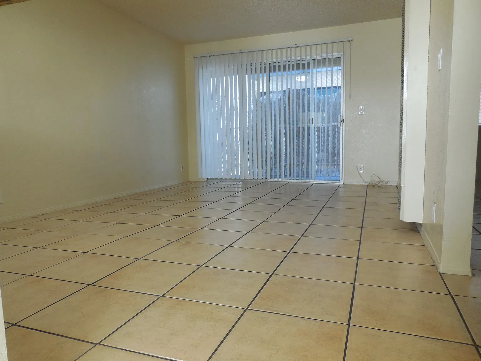 833 Gaviota Ave — Photo 4