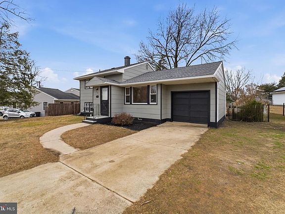 3rd image of 490 Hamilton Rd