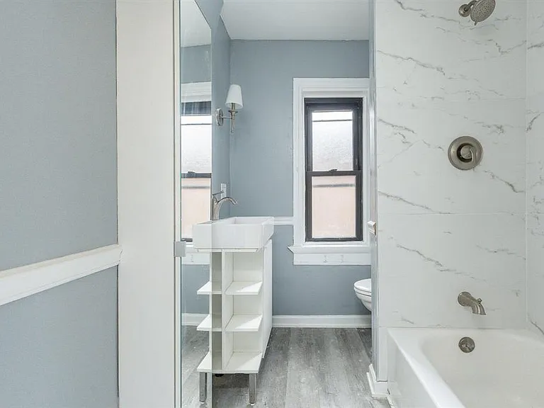 6634 Musgrave St — Photo 12
