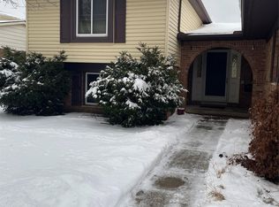 36838 Russell Ct E, Sterling Heights, MI 48312