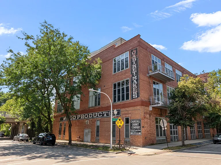 2111 W Churchill St #306 — Photo 21