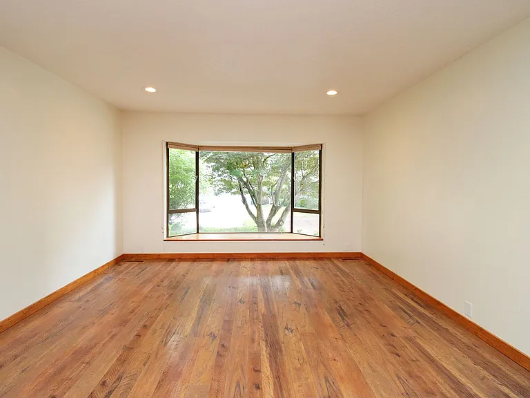 12047 SE 115th Ave — Photo 6