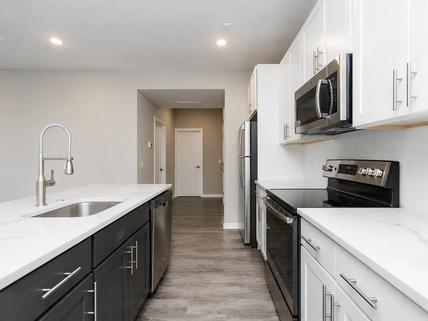 3 bed, $2,345 — Photo 2