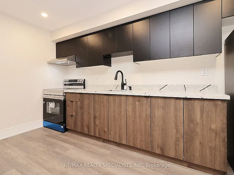 1046 Roosevelt Rd — Photo 34