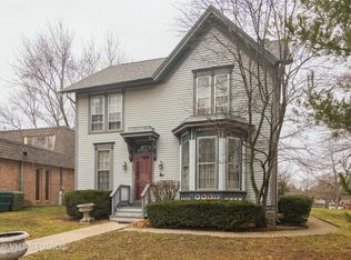 638 S Hough St, Barrington, IL