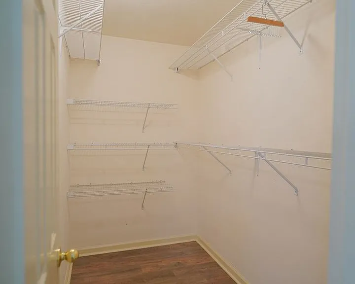 2605 Yarmouth Ln — Photo 15