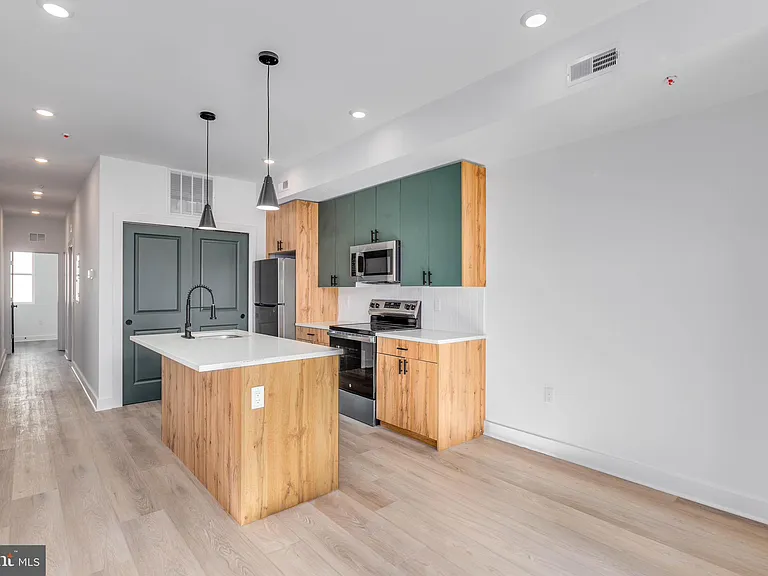 1223 W Lehigh Ave #B — Photo 3