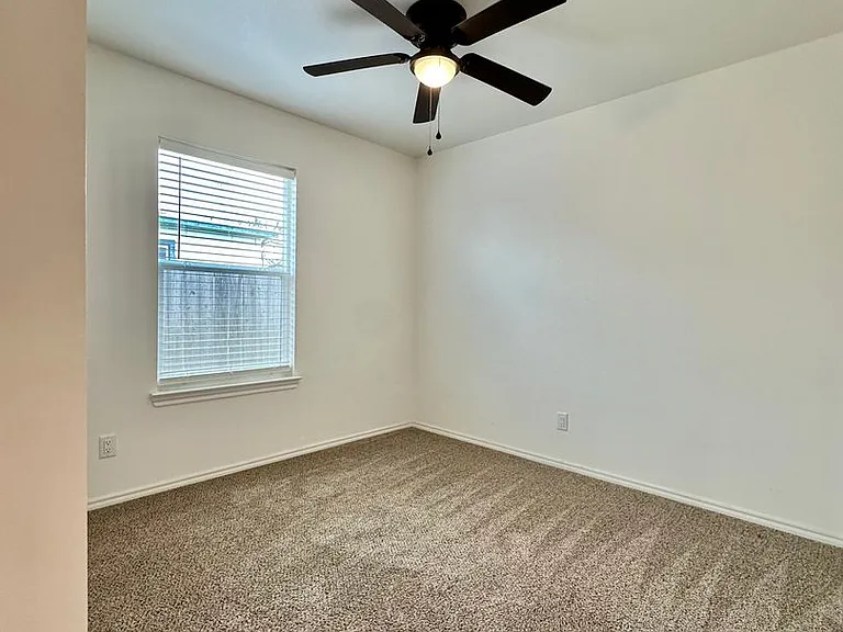 1640D Beacon St — Photo 10