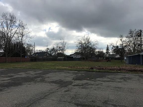 3rd image of 4831 63rd St