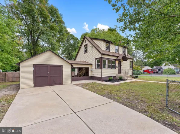 30 Oak Ln, Lindenwold, NJ 08021