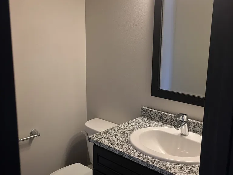 2303 N Landon Ln — Photo 12