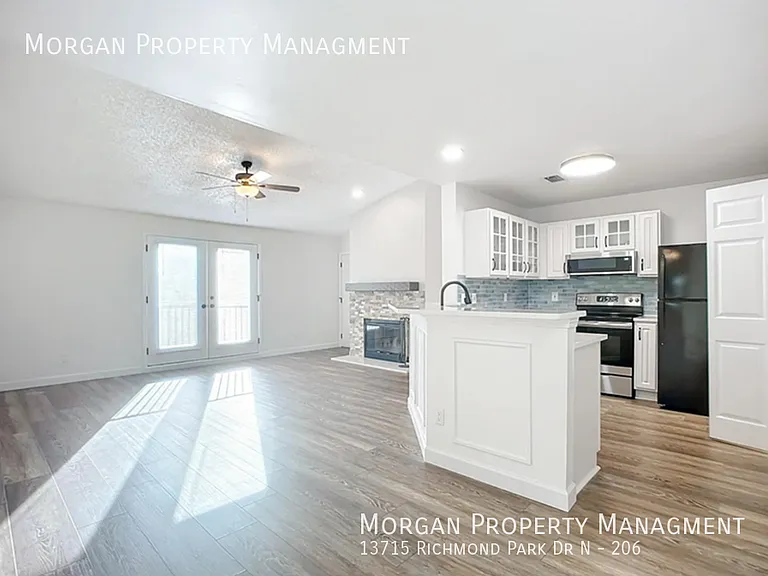 13715 Richmond Park Dr N #206 — Photo 2