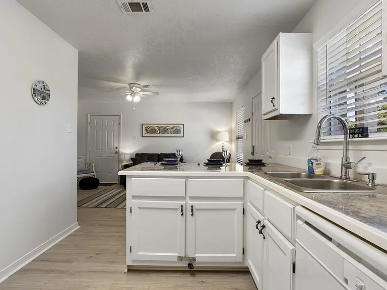 233 Palmetto Ln #B — Photo 22