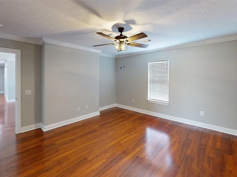 109 Sheila Blvd — Photo 27