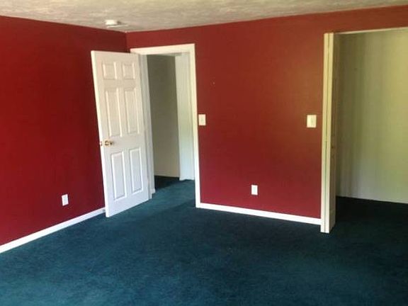 4th image of 12 Heritage Ln