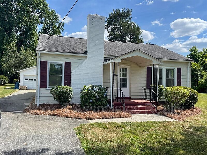 1st image of 1204 Forest Acres Cir