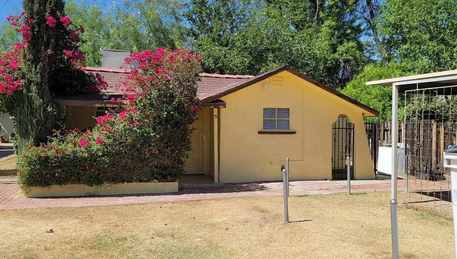 2624 W Orangewood Ave — Photo 1