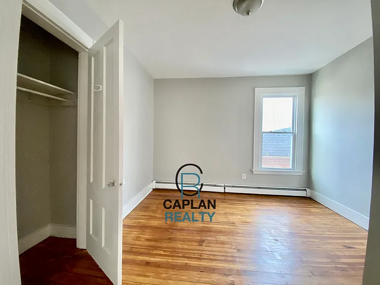 442 Poplar St #2 — Photo 4