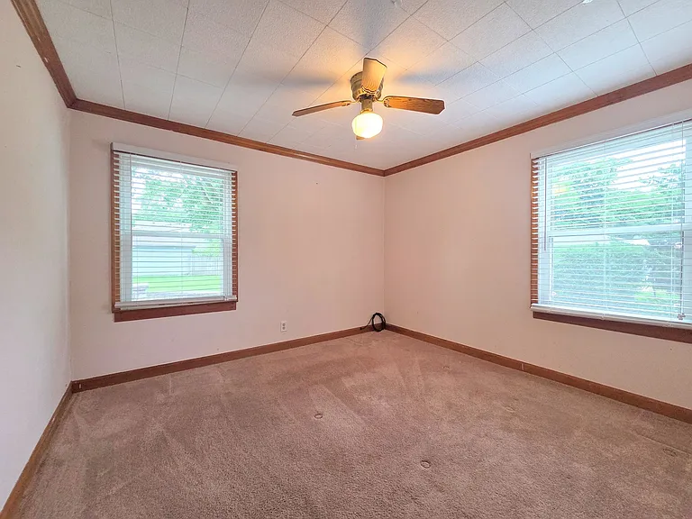 336 E Orchard St — Photo 15