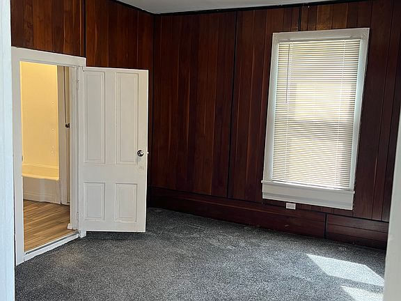 3rd image of 406 S Gridley St