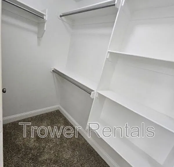 1021 E 90th Ct — Photo 48