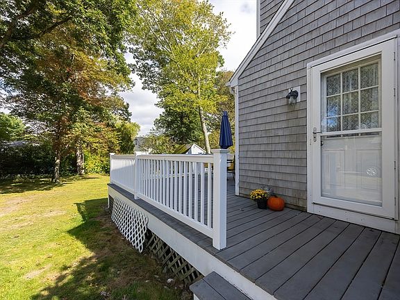 3rd image of 60 Crescent Ave