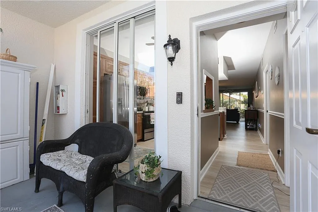 2 bed, 2.0 bath, 1349 sqft, $2,100 — Photo 4
