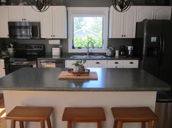 532 Eastern Ave, Barton, VT 05822