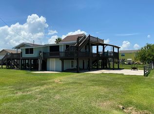1035 East Rd, Crystal Beach, TX 77650